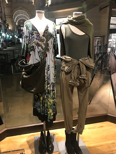 Click to view gallery TUTU 1